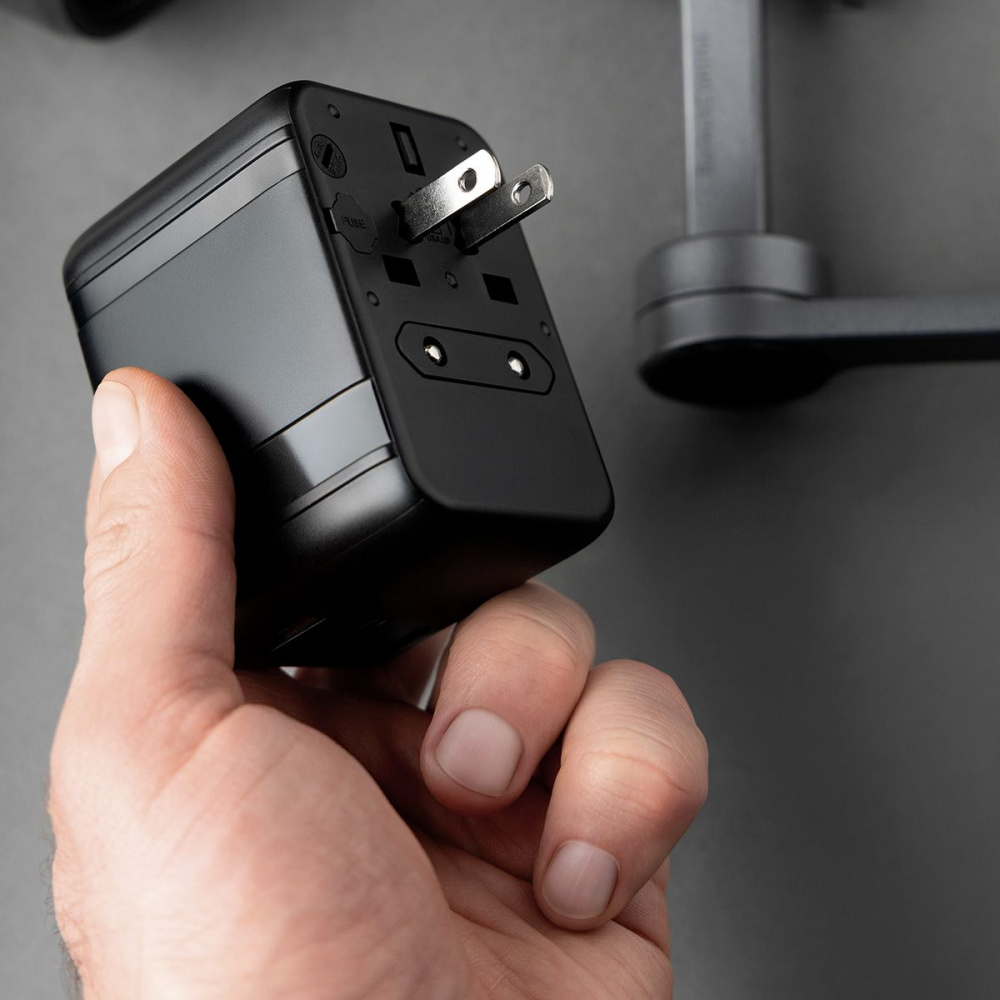 Универсальный адаптер Proove Trip 20W - фото 11